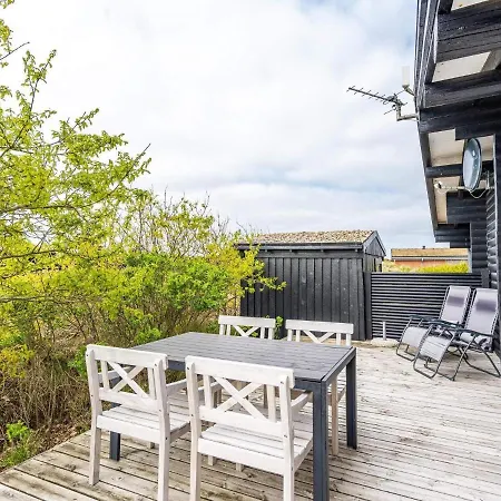 Ξενοδοχείο Henne Lxviii